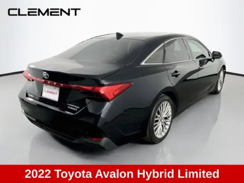 More photos of 2022 Toyota Avalon Hybrid Limited at Clement Supercenter, MO