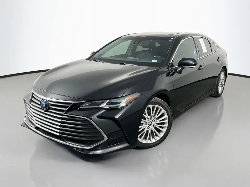 Black 2022 Toyota Avalon Hybrid Limited for sale in St. Charles, MO
