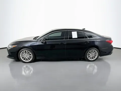 More photos of 2022 Toyota Avalon Hybrid Limited at Clement Supercenter, MO