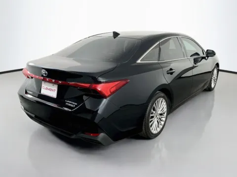 More photos of 2022 Toyota Avalon Hybrid Limited at Clement Supercenter, MO