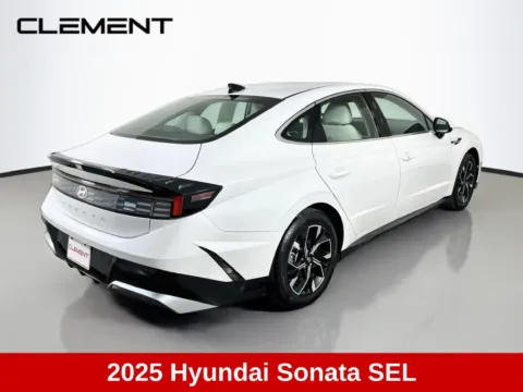 More photos of 2025 Hyundai Sonata SEL at Clement Supercenter, MO