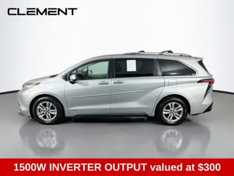 More photos of 2021 Toyota Sienna Limited at Clement Supercenter, MO