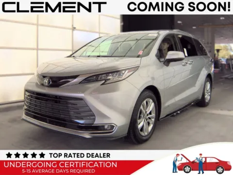 Silver 2021 Toyota Sienna Limited for sale in St. Charles, MO