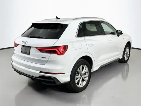 More photos of 2024 Audi Q3 Premium at Clement Supercenter, MO