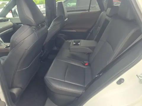 More photos of 2023 Toyota Venza XLE at Clement Supercenter, MO