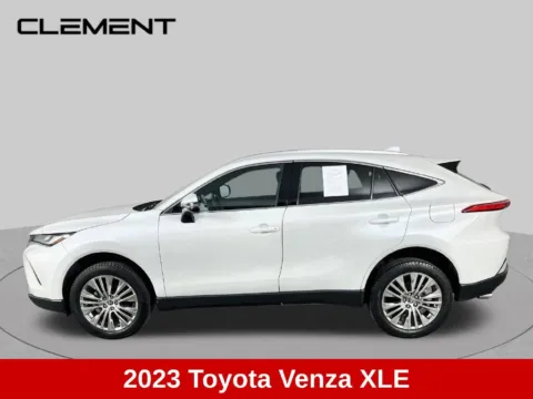 More photos of 2023 Toyota Venza XLE at Clement Supercenter, MO
