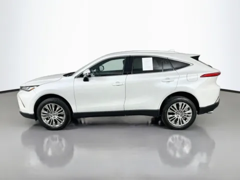 More photos of 2023 Toyota Venza XLE at Clement Supercenter, MO