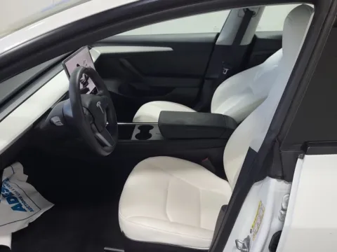 More photos of 2023 Tesla Model 3 at Clement Supercenter, MO