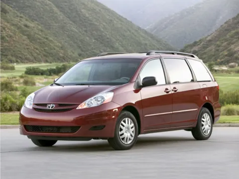 Gray 2008 Toyota Sienna LE for sale in St. Charles, MO