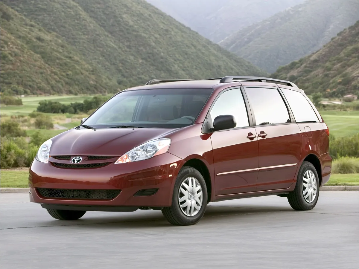 2008 Toyota Sienna LE for sale in St. Charles, MO