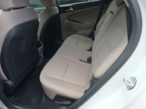 More photos of 2019 Hyundai Tucson SEL at Clement Supercenter, MO