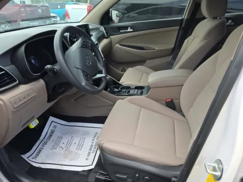 Another view of 2019 Hyundai Tucson SEL for sale in St. Charles, MO at Clement Supercenter