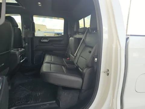 More photos of 2023 GMC Sierra 1500 SLT at Clement Supercenter, MO