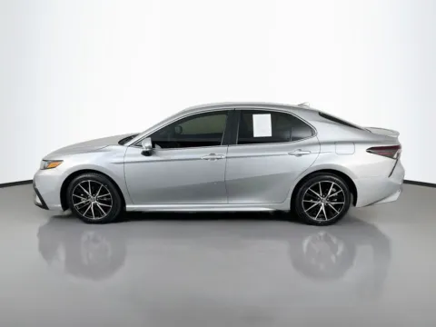 More photos of 2024 Toyota Camry SE at Clement Supercenter, MO
