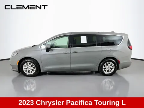More photos of 2023 Chrysler Pacifica Touring L at Clement Supercenter, MO
