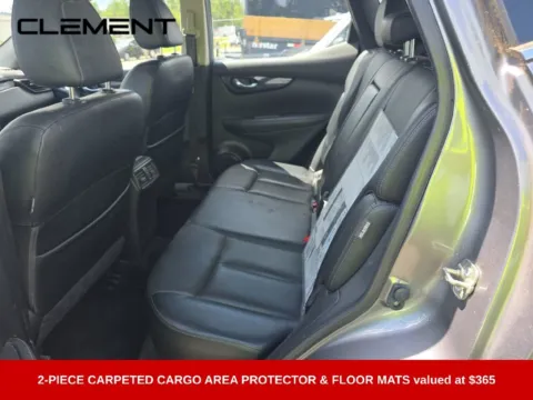 More photos of 2022 Nissan Rogue Sport SL at Clement Supercenter, MO