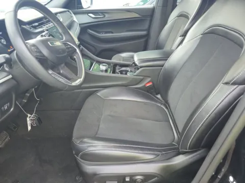 Another view of 2023 Jeep Grand Cherokee Altitude X for sale in St. Charles, MO at Clement Supercenter