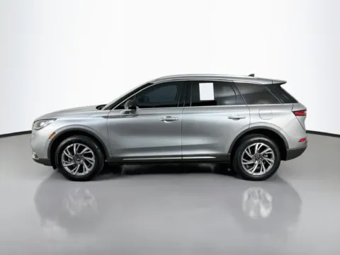 More photos of 2022 Lincoln Corsair Standard at Clement Supercenter, MO