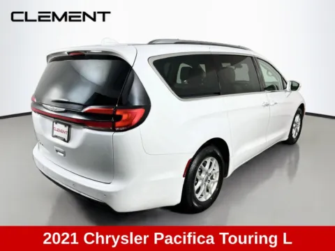 More photos of 2021 Chrysler Pacifica Touring L at Clement Supercenter, MO