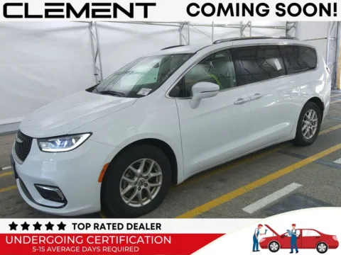 White 2021 Chrysler Pacifica Touring L for sale in St. Charles, MO