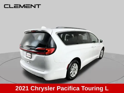 More photos of 2021 Chrysler Pacifica Touring L at Clement Supercenter, MO