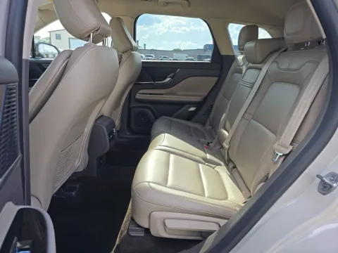 More photos of 2022 Lincoln Corsair Standard at Clement Supercenter, MO