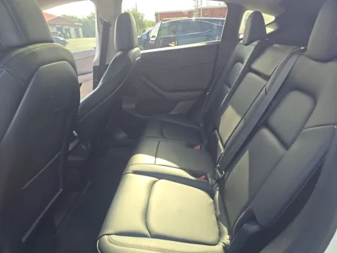 More photos of 2021 Tesla Model Y Long Range at Clement Supercenter, MO