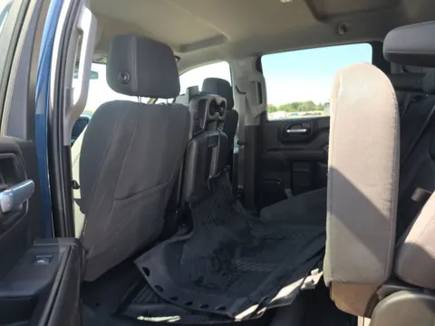 More photos of 2021 Chevrolet Silverado 1500 LT at Clement Supercenter, MO