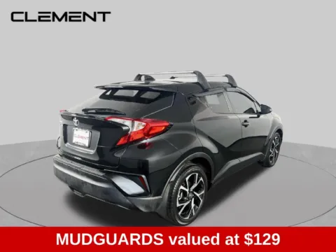 More photos of 2022 Toyota C-HR XLE at Clement Supercenter, MO