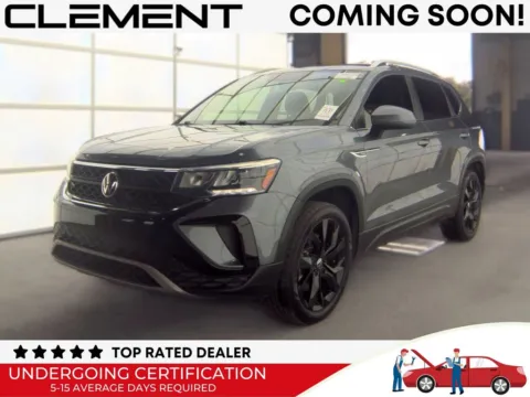 Gray 2022 Volkswagen Taos 1.5T SE for sale in St. Charles, MO