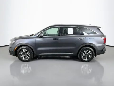 More photos of 2022 Kia Sorento Hybrid S at Clement Supercenter, MO
