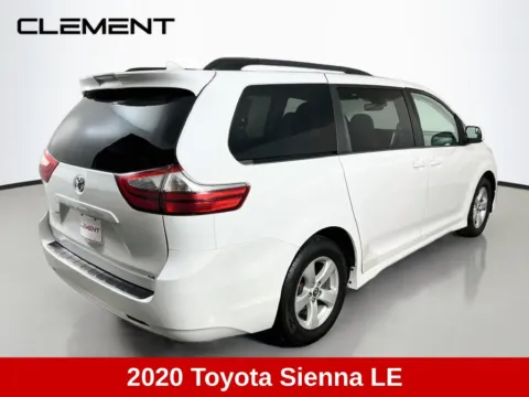 More photos of 2020 Toyota Sienna LE at Clement Supercenter, MO