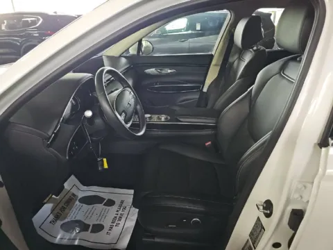 More photos of 2025 Genesis GV70 2.5T at Clement Supercenter, MO