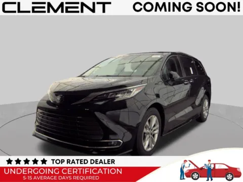 Black 2022 Toyota Sienna Limited for sale in St. Charles, MO