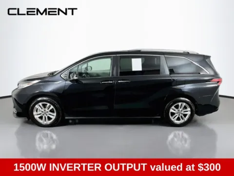 More photos of 2022 Toyota Sienna Limited at Clement Supercenter, MO
