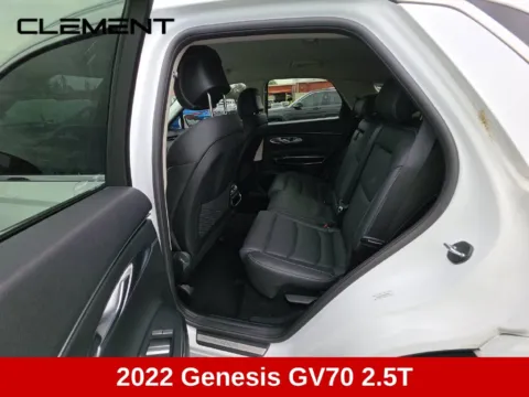 More photos of 2022 Genesis GV70 2.5T at Clement Supercenter, MO
