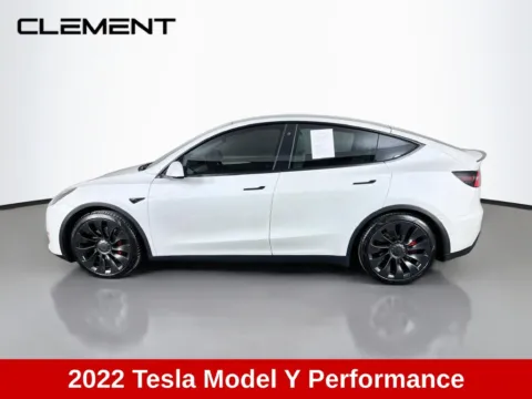 More photos of 2022 Tesla Model Y Performance at Clement Supercenter, MO