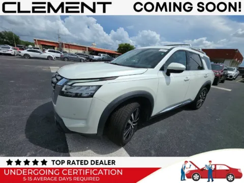 White 2023 Nissan Pathfinder Platinum for sale in St. Charles, MO