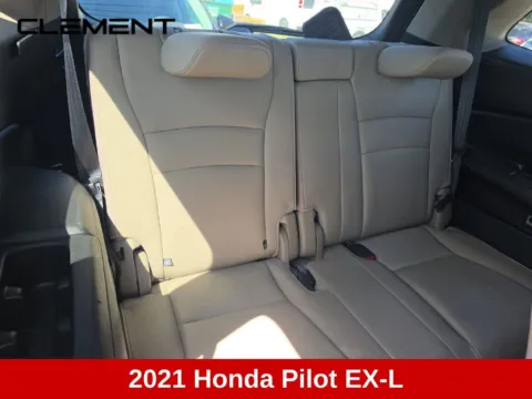 More photos of 2021 Honda Pilot EX-L at Clement Supercenter, MO