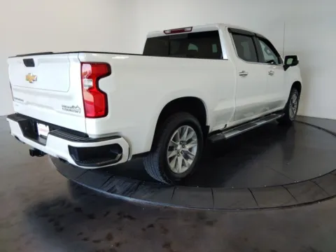More photos of 2021 Chevrolet Silverado 1500 High Country at Clement Supercenter, MO