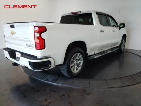 More photos of 2021 Chevrolet Silverado 1500 High Country at Clement Supercenter, MO