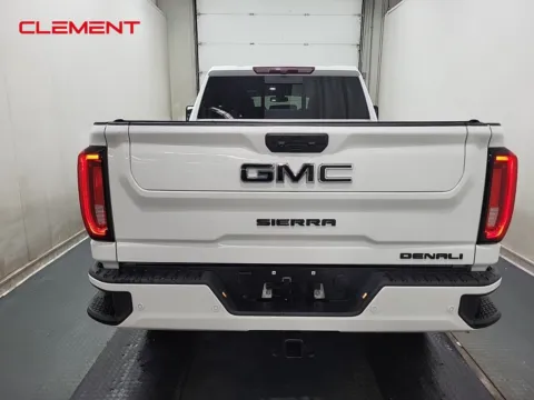 More photos of 2022 GMC Sierra 2500HD Denali at Clement Supercenter, MO