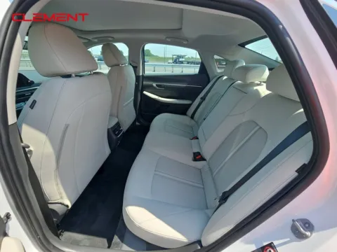 More photos of 2023 Hyundai Sonata SEL at Clement Supercenter, MO