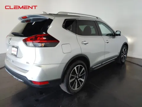 More photos of 2019 Nissan Rogue SL at Clement Supercenter, MO
