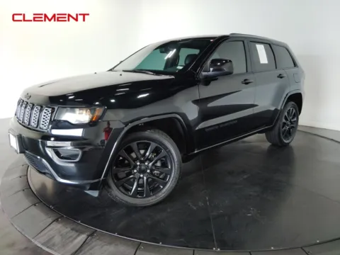 Black 2017 Jeep Grand Cherokee Altitude for sale in St. Charles, MO