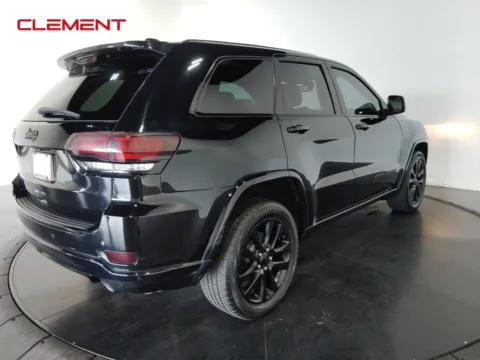 More photos of 2017 Jeep Grand Cherokee Altitude at Clement Supercenter, MO