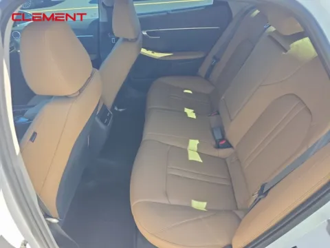 More photos of 2023 Hyundai Sonata Hybrid Limited at Clement Supercenter, MO