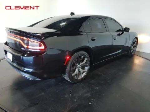 More photos of 2018 Dodge Charger R/T at Clement Supercenter, MO