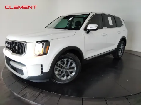 White 2024 Kia Telluride LX for sale in St. Charles, MO
