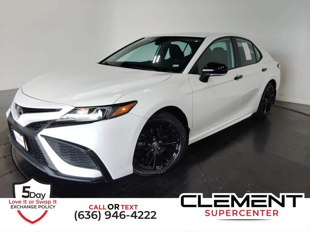 White 2022 Toyota Camry SE for sale in St. Charles, MO